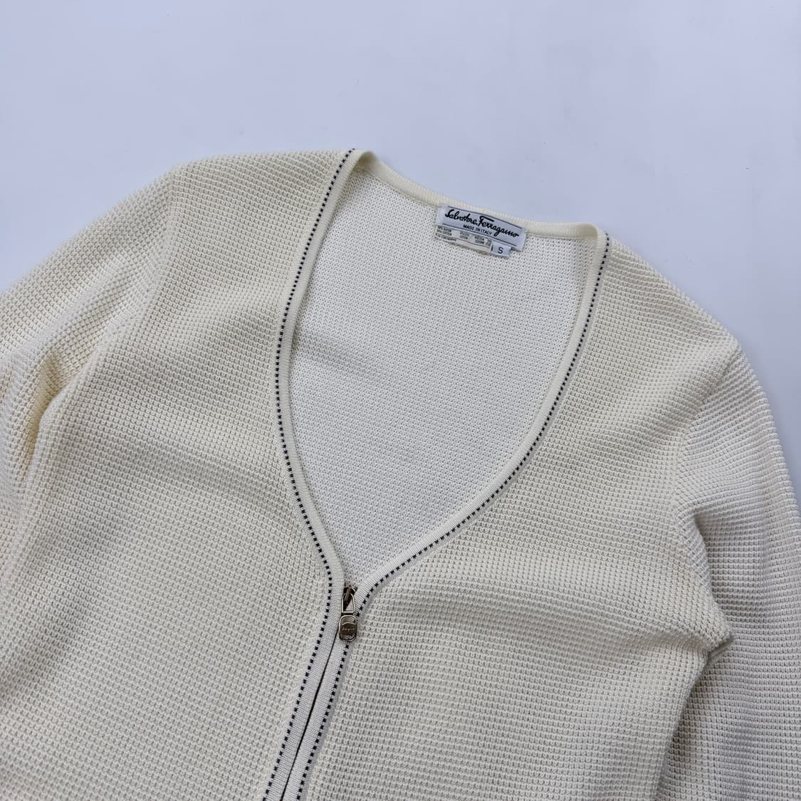 페라가모 니트 집업 상품이미지2