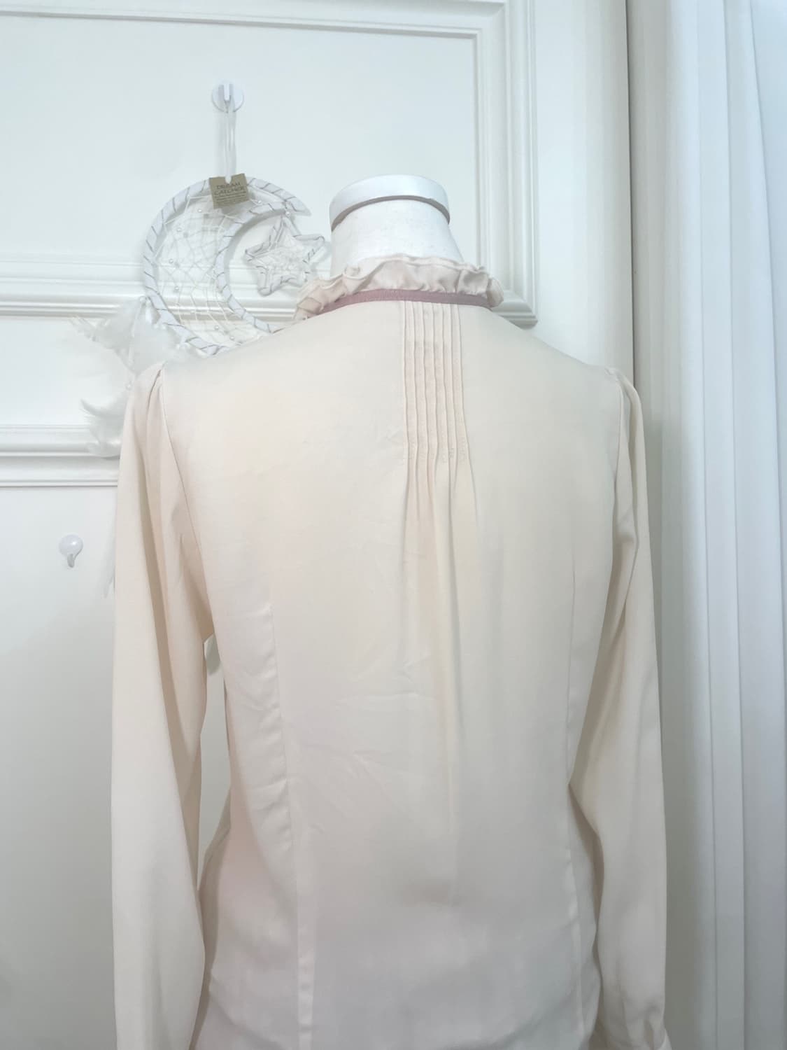 beigeivory pink bow ruffle blouse 상품이미지4