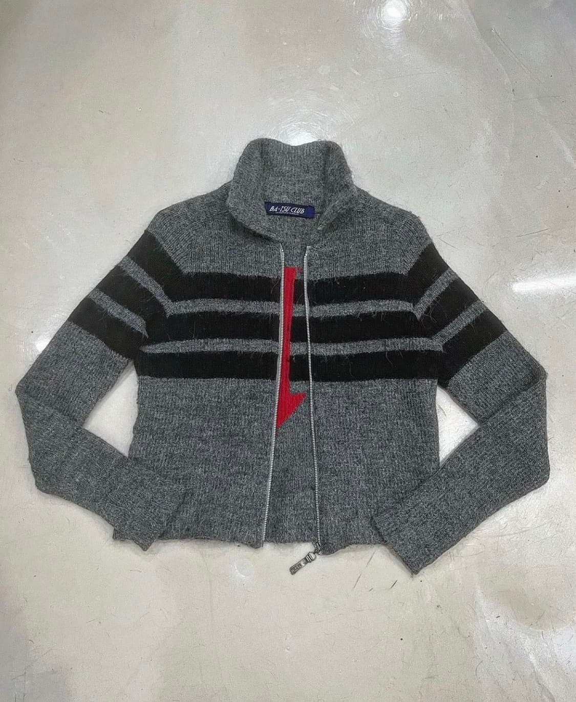 바츠 클럽 울 라인 디테일 니트 집업 재킷 상품이미지3