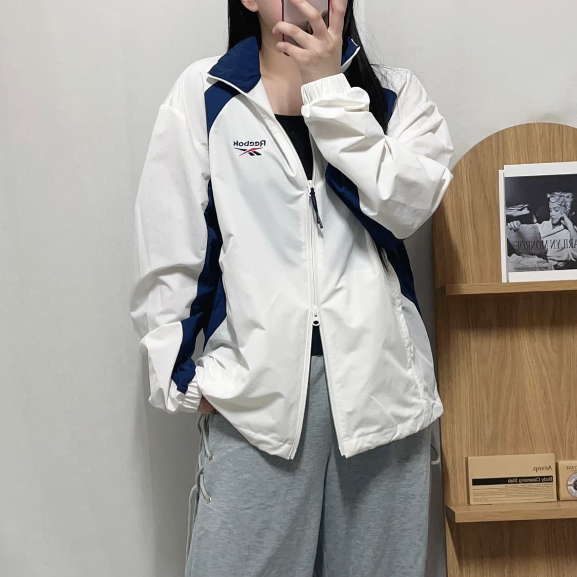 [정품] 리복 화이트 네이비 오버핏 투웨이 바막 [ M ] 상품이미지1