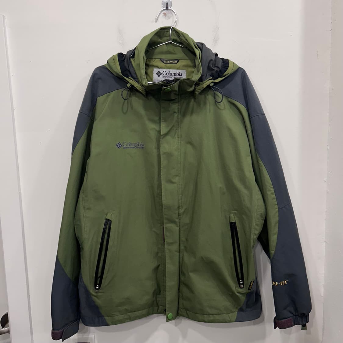 컬럼비아 티타늄 고어텍스 아웃도어 후드 바람막이 상품이미지2