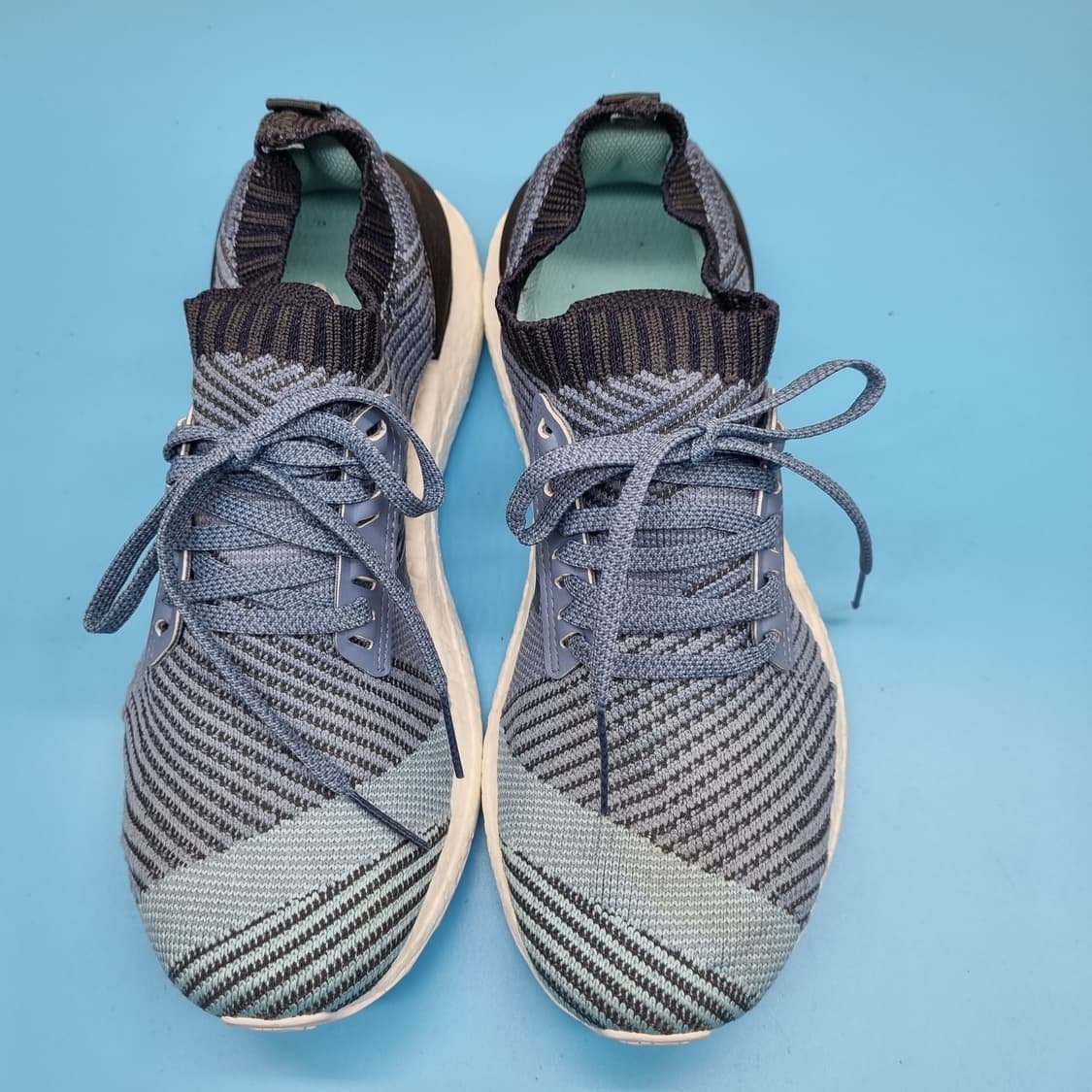 아디다스 울트라부스트 팔리 런닝화245. 상품이미지2