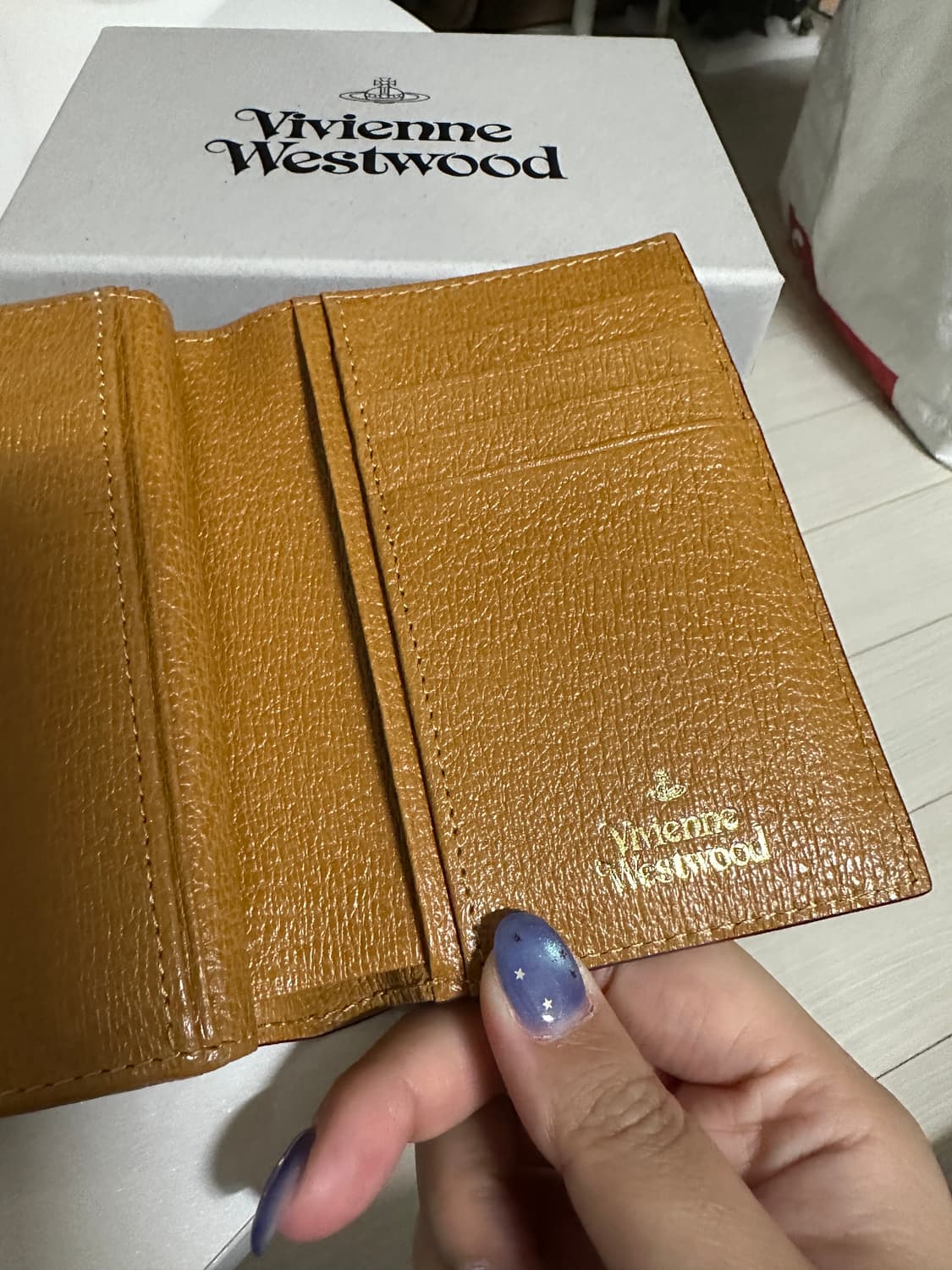 정품 일본백화점 구매) 비비안웨스트우드 브라운 지갑 상품이미지3