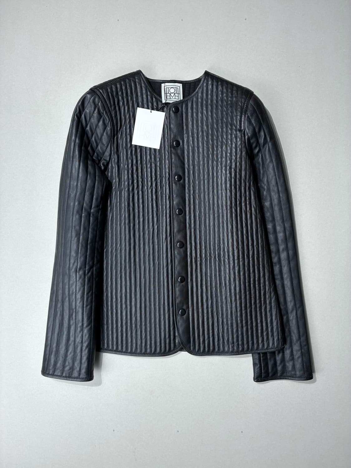 TOTEME 토템 퀼티드 램스킨 레더 라이너 자켓 블랙 36사이즈 상품이미지1