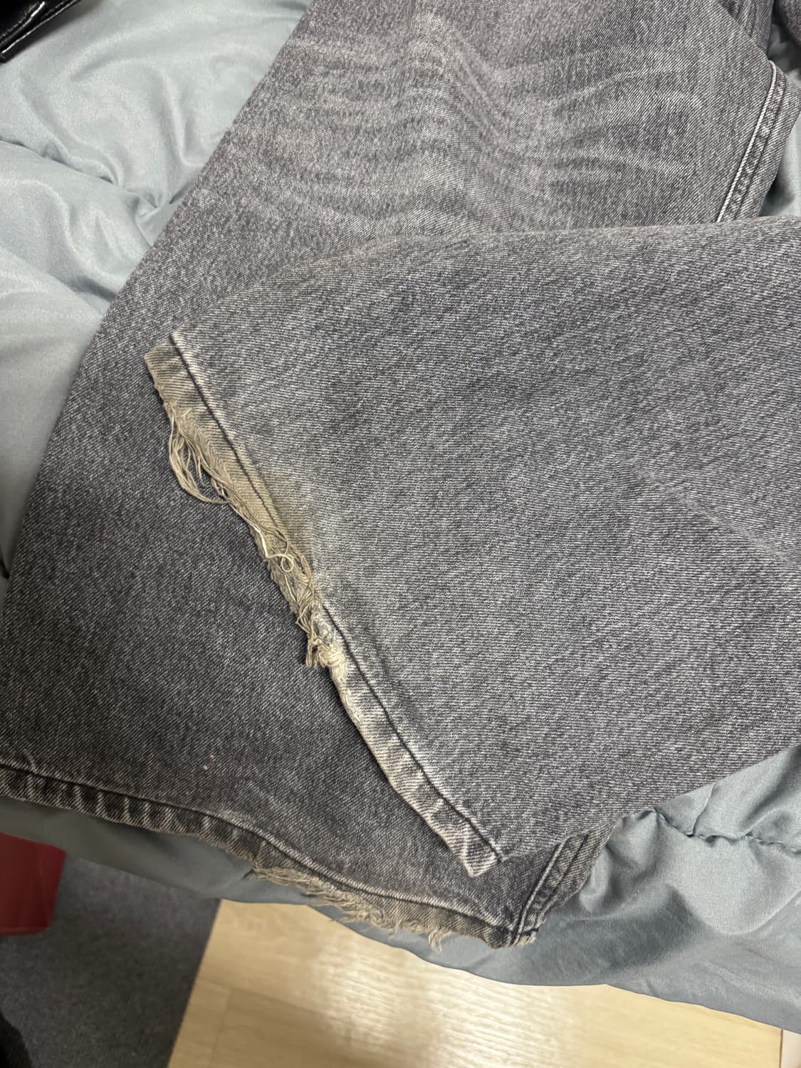 해칭룸 와이드 커브진 워시드 블랙 2사이즈 상품이미지4