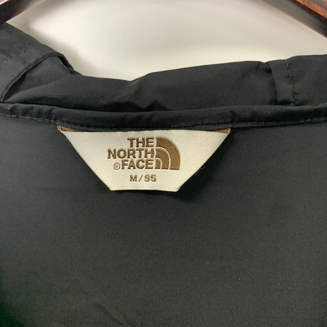 노스페이스 로고 블랙 경량 바람막이 상품이미지7