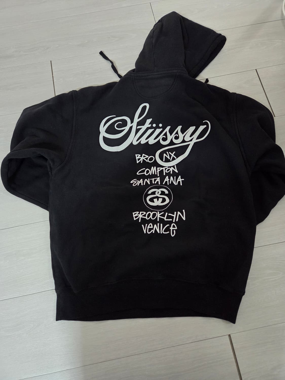 스투시 월드투어 후드 블랙 상품이미지3