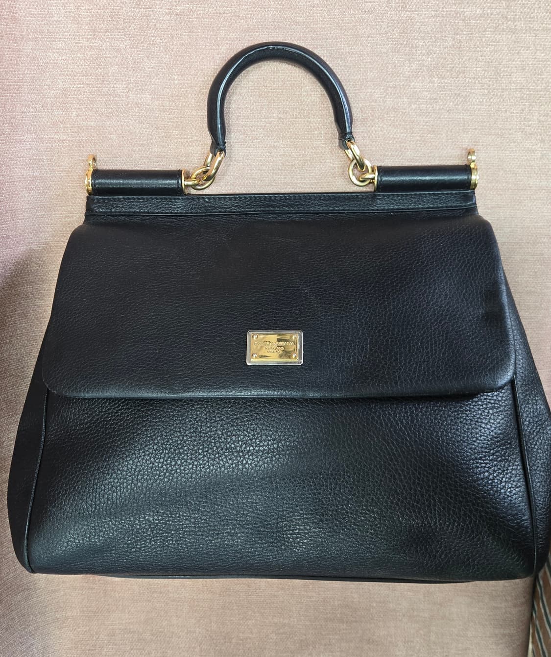 돌체앤가바나 정품 시칠리 그레인 레더 토트백 (블랙/골드) 상품이미지9