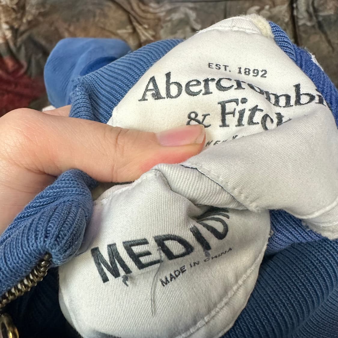 아베크롬비 타이트핏 화이트 사이드라인 블루트랙탑져지 M 상품이미지3