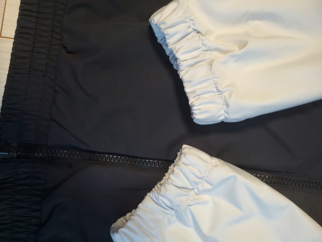 새상품급)뉴발란스 컬러블록 웜업 우븐 바람막이 자켓 사이즈95(m)

스 상품이미지4