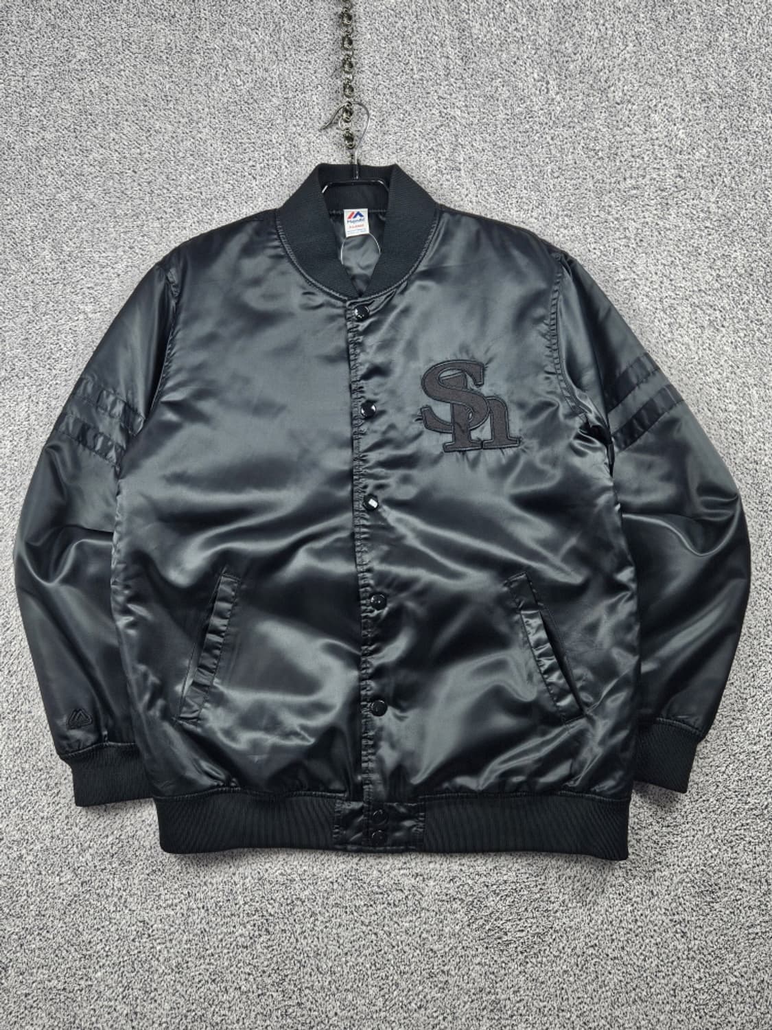 마제스틱 블랙 새틴 암스트라이프 스타디움 자켓 ( XL ) / 9941 상품이미지1