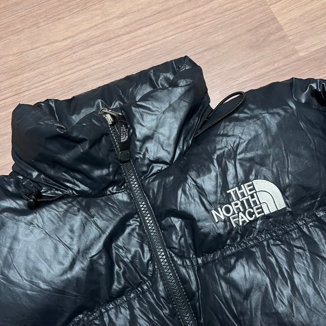 100 노스페이스 700 눕시 유광 패딩 상품이미지2