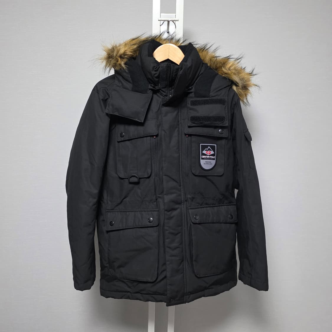 센터폴 블랙 패딩 점퍼 상품이미지1
