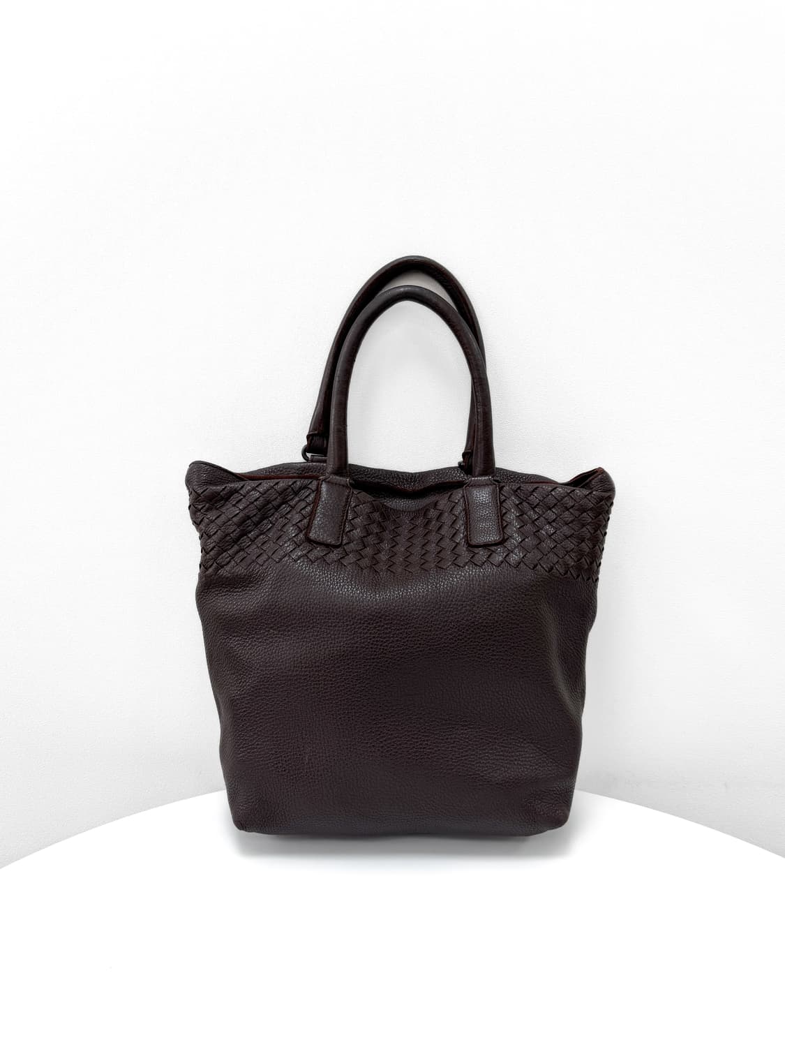 보테가베네타 인트레치아토 다크 브라운 쇼퍼백 상품이미지1