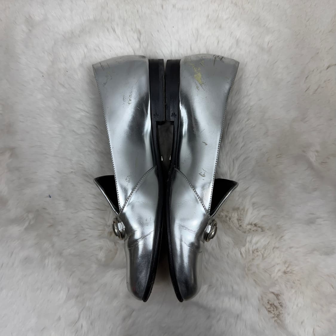 (37) 구찌 우먼스 메탈릭 실버 로퍼 상품이미지3