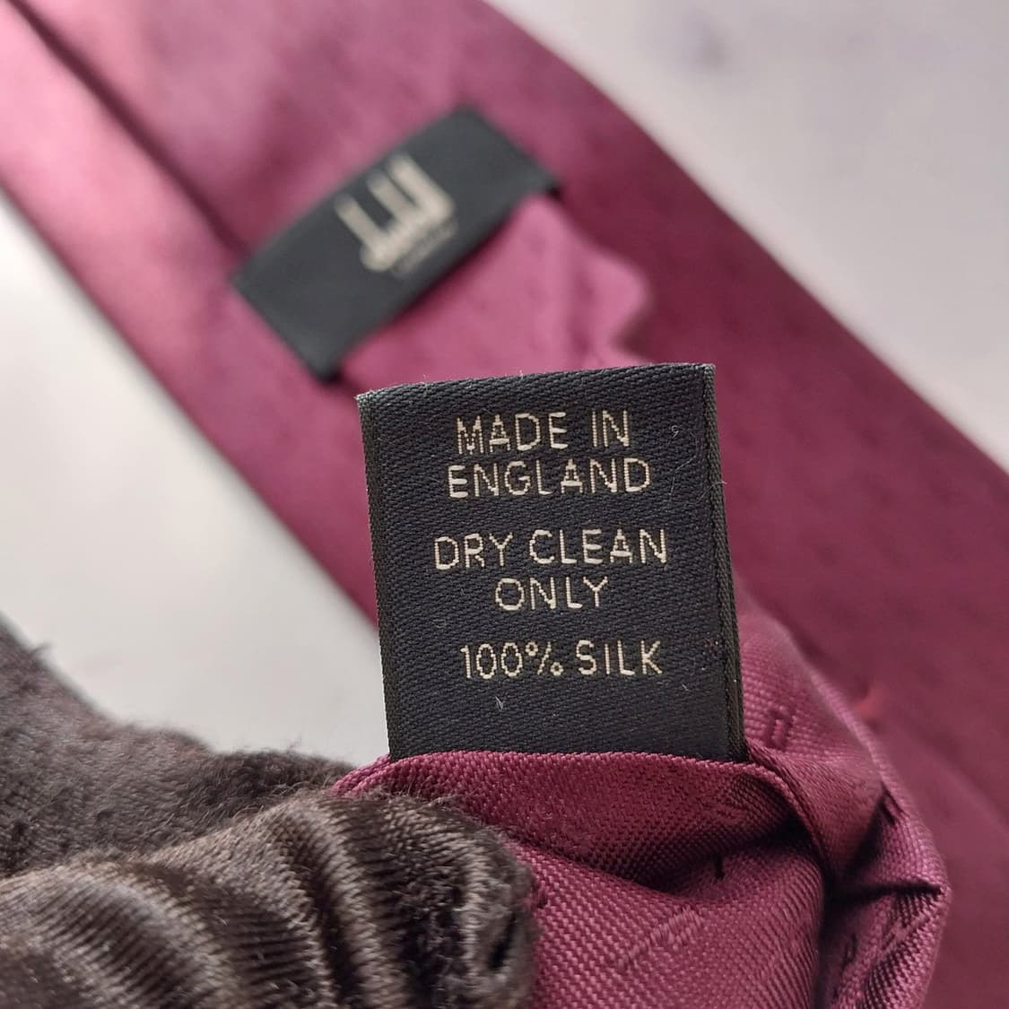 던힐 실크 와인 자카드 로고 넥타이 9.6cm A+등급 K1846
 상품이미지10