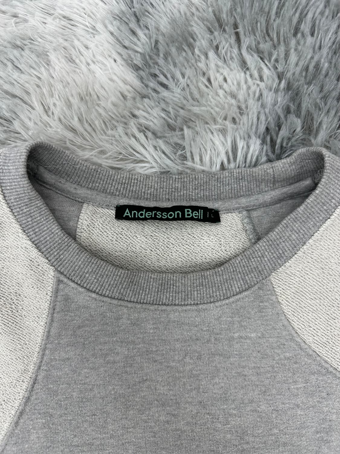 [L]앤더슨벨 인사이드아웃 커브드 맨투맨 상품이미지3