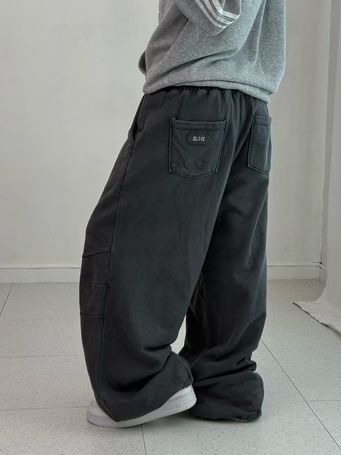 BLR 써클로고 오버핏 피그먼트 스웻팬츠 상품이미지3