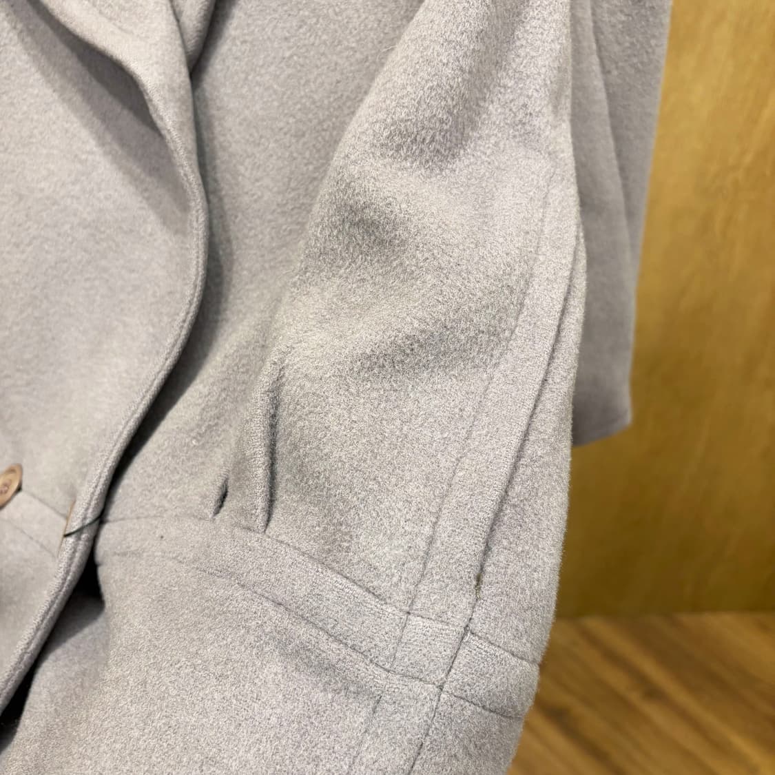 입생로랑 디퓨전 펨므 울 코트 클래식 노치드 라펠 더블 버튼 디테일 퍼플 상품이미지7