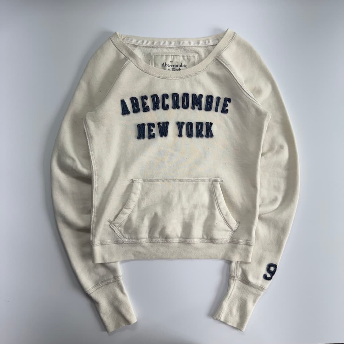 Abercrombie 아베크롬비 스펠아웃로고 아이보리 맨투맨 상품이미지3
