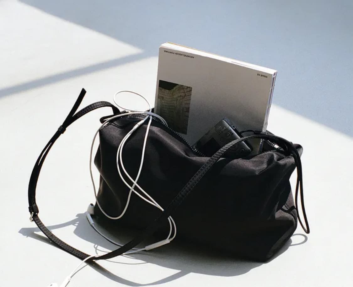 로우클래식 카라멜 박스 백 블랙 + 열쇠 키링 상품이미지1