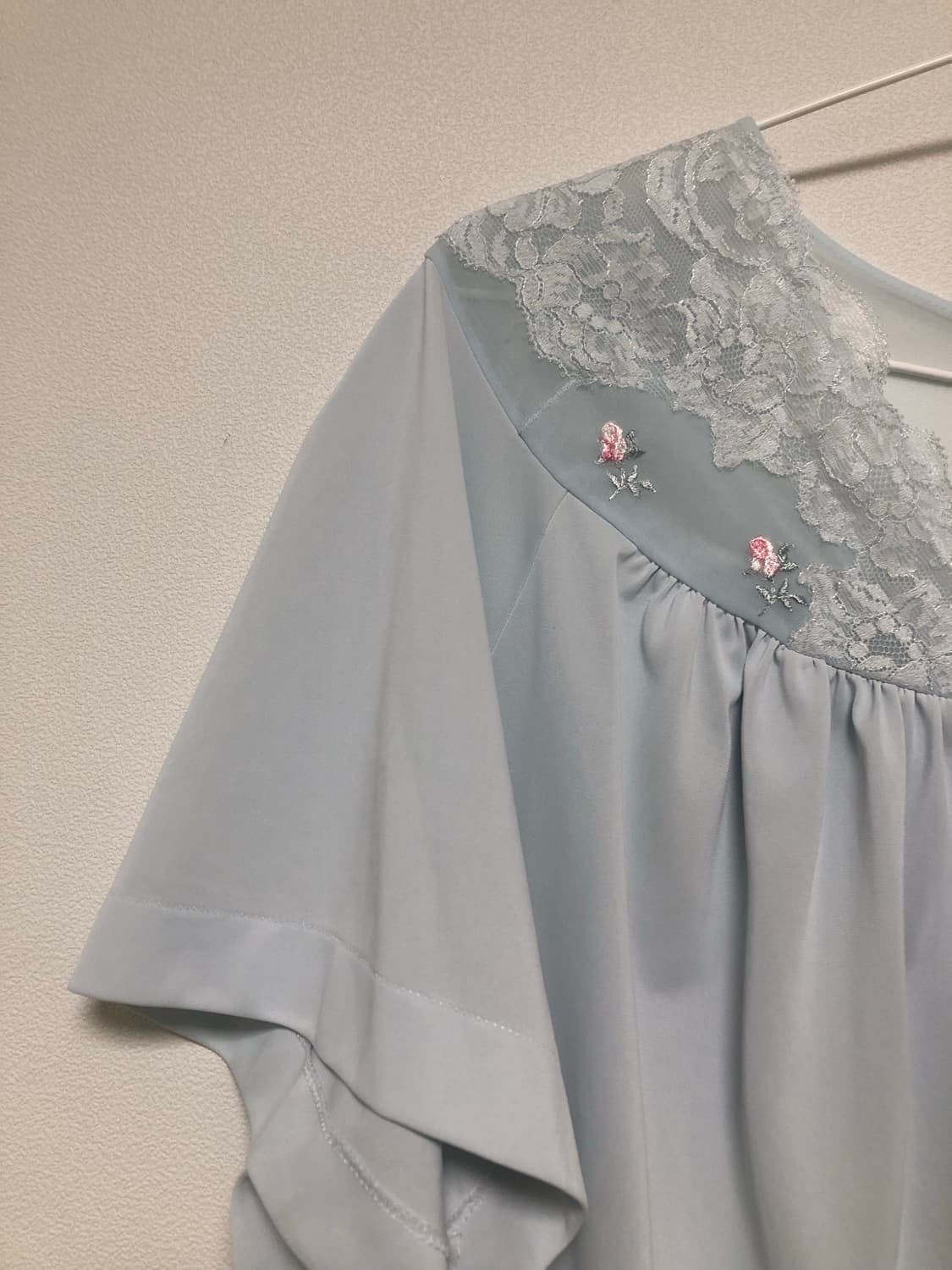 하늘색 레이스 블라우스 상품이미지2