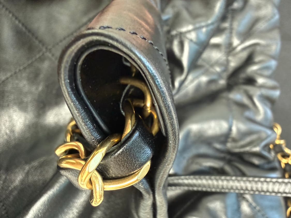 샤넬 22백 미디움 금장 상품이미지3