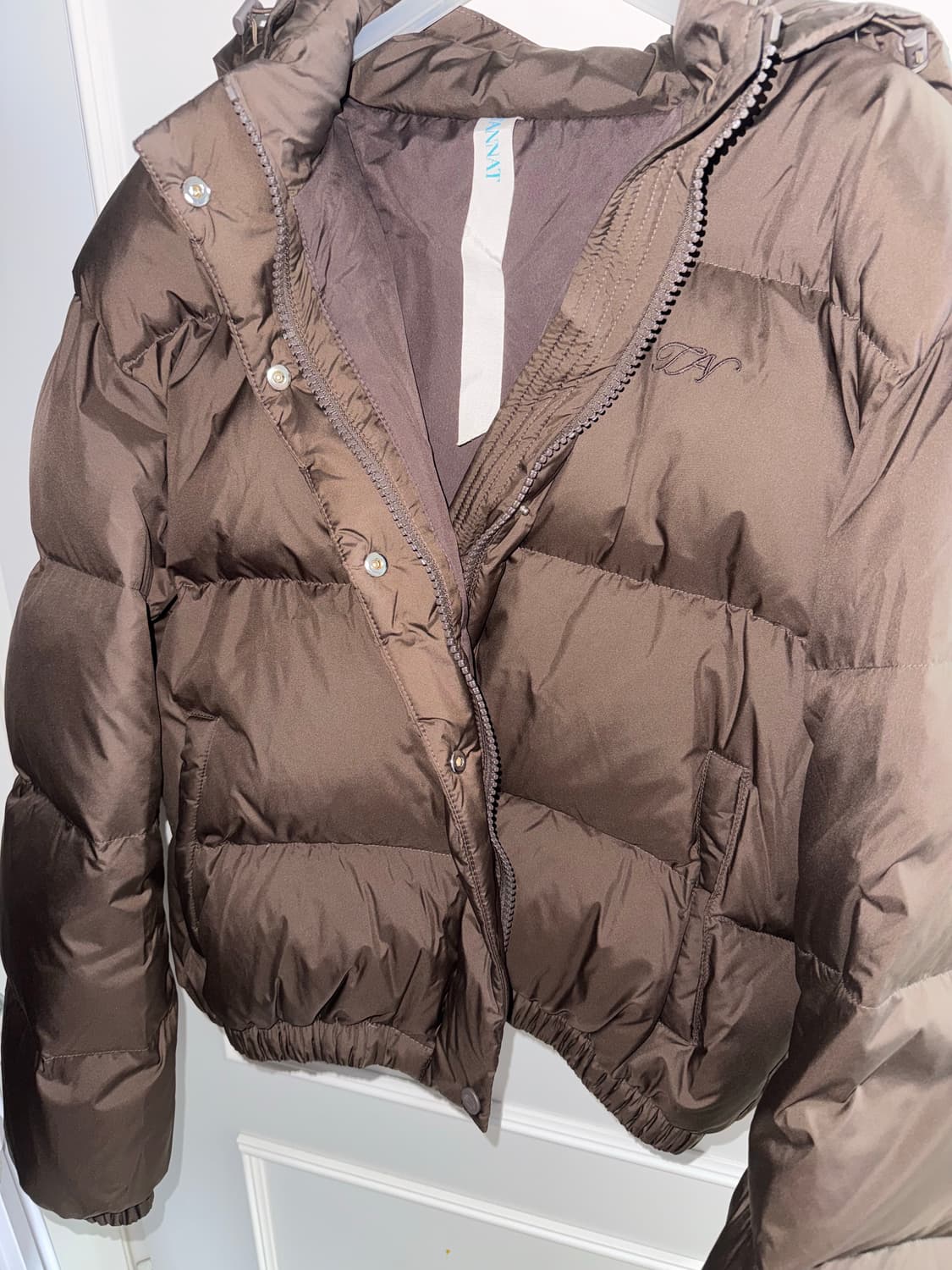 타낫 브라운 푸퍼 패딩 구스다운 크롭 모자 여성패딩추천 경량 모카 상품이미지4