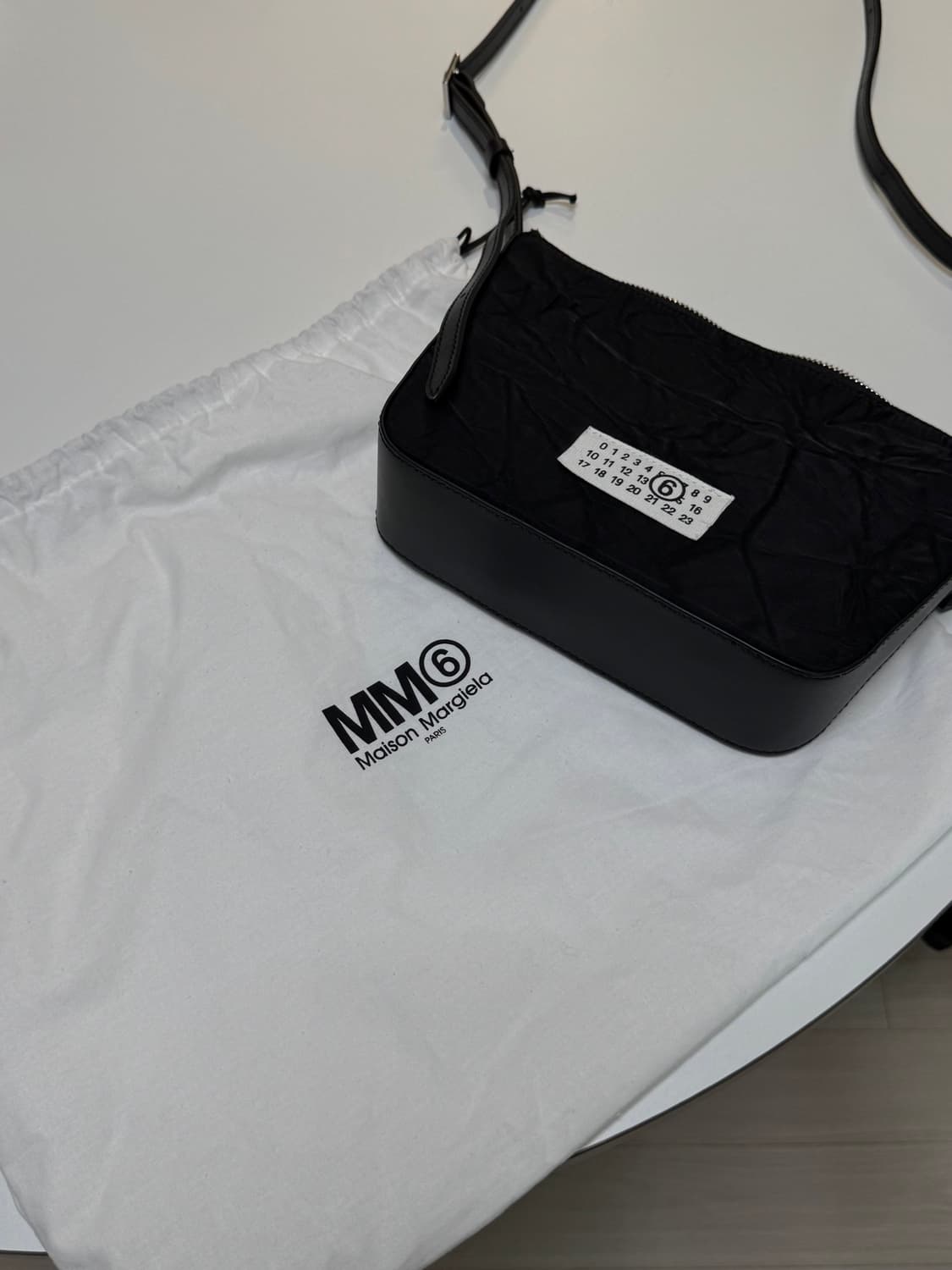 메종 마르지엘라 MM6 뉴메릭 미니 크로스백 BLACK 상품이미지7