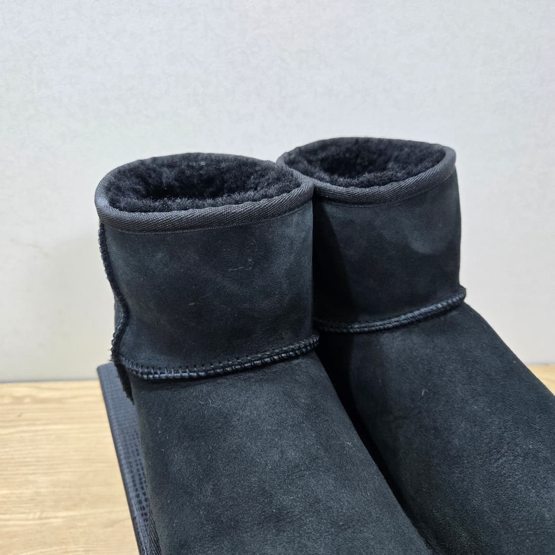 260 UGG 어그 남성용 클래식 미니 블랙  상품이미지6