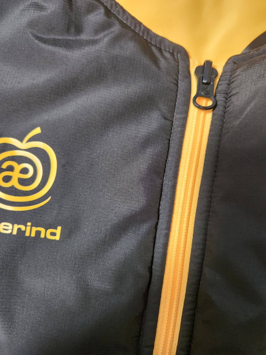 새상품급)애플라인드 리버시블 패딩 베스트 양면조끼 사이즈100(L)

여 상품이미지5