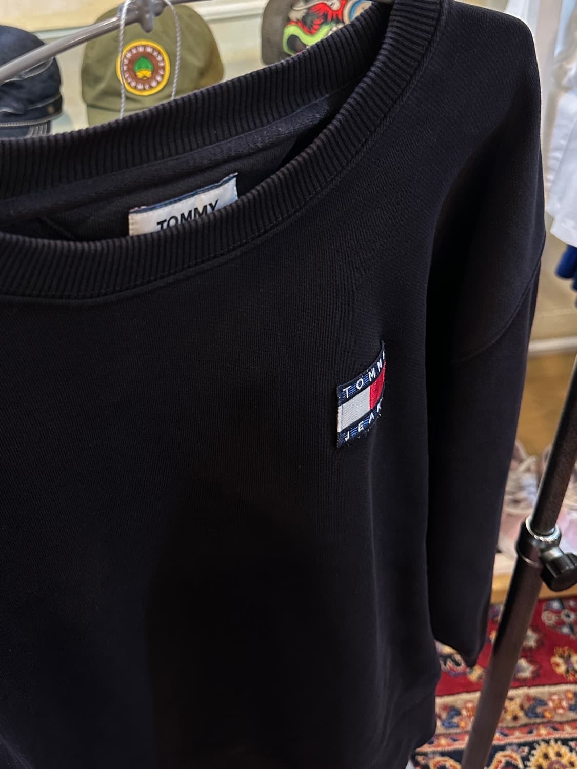 타미 진스 블랙 라운드넥 맨투맨 M 상품이미지3