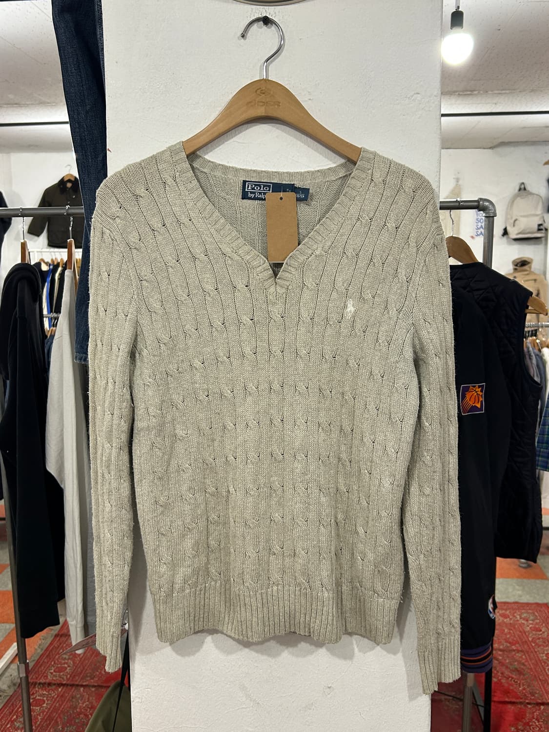 폴로 브이넥 니트 상품이미지2