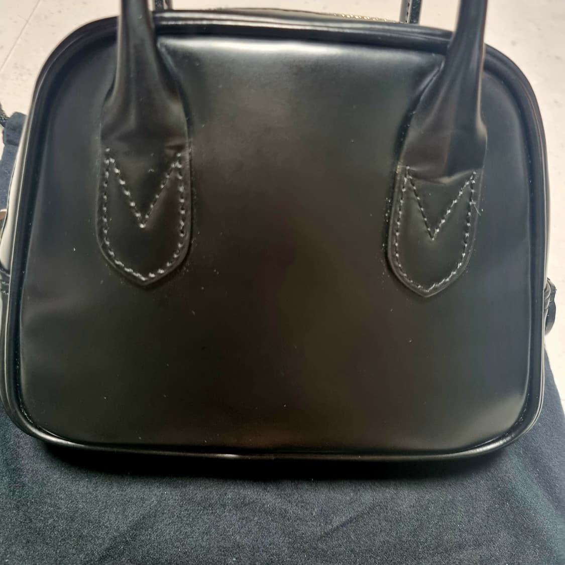 꼼데가르송 아오야마 라운드1호 상품이미지3