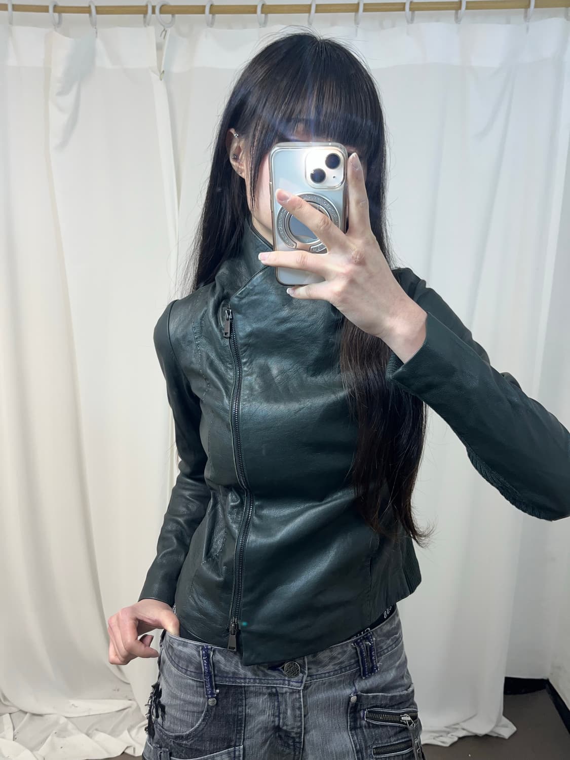 사선 지퍼 하이넥 카키 레더 자켓 상품이미지4