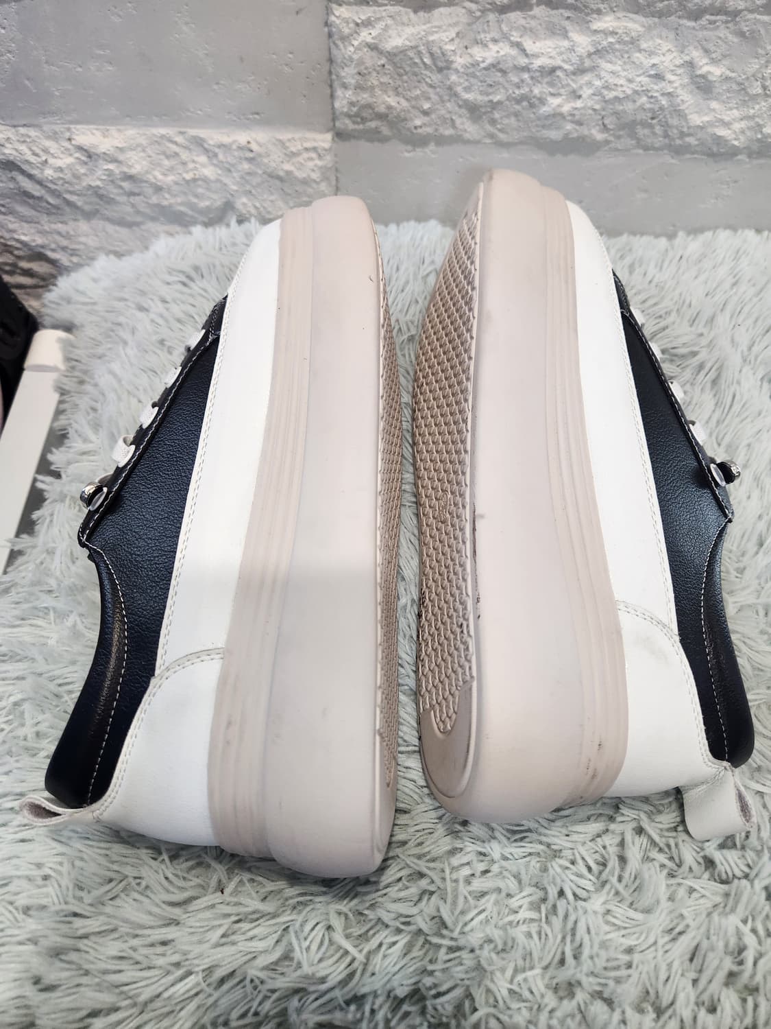 "5cm 키높이 블랙&화이트 플랫폼 스니커즈 👟"
240 상품이미지4