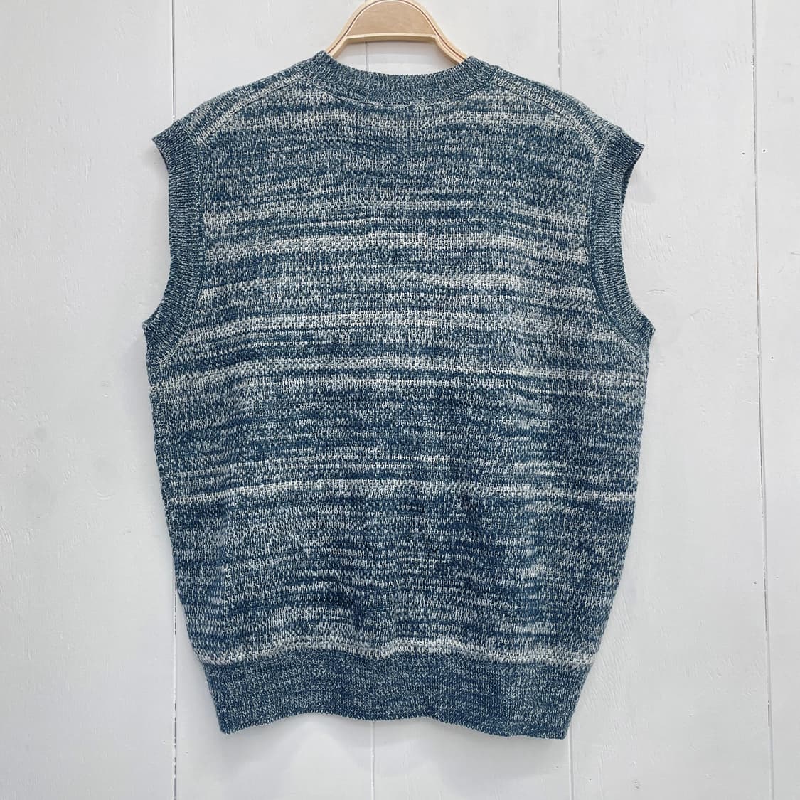 키무어(KIIMUIR) 그라데이션 브이넥 니트 베스트 상품이미지5