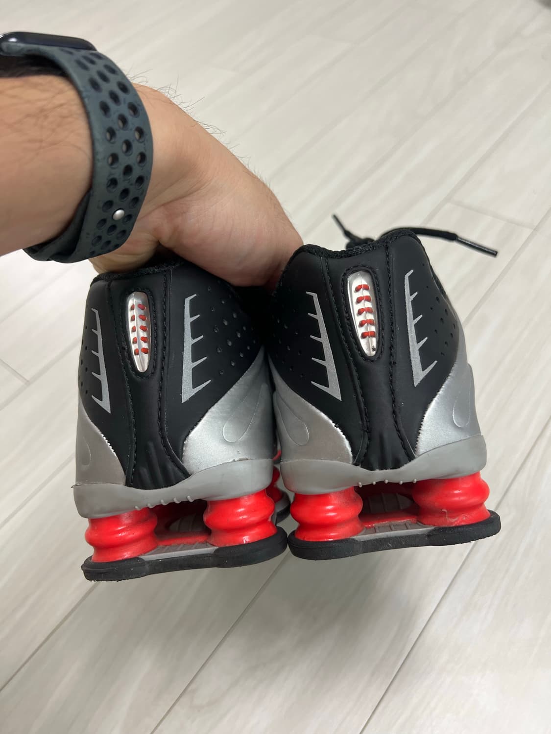 샥스 r4 블랙 메탈릭실버 상품이미지2