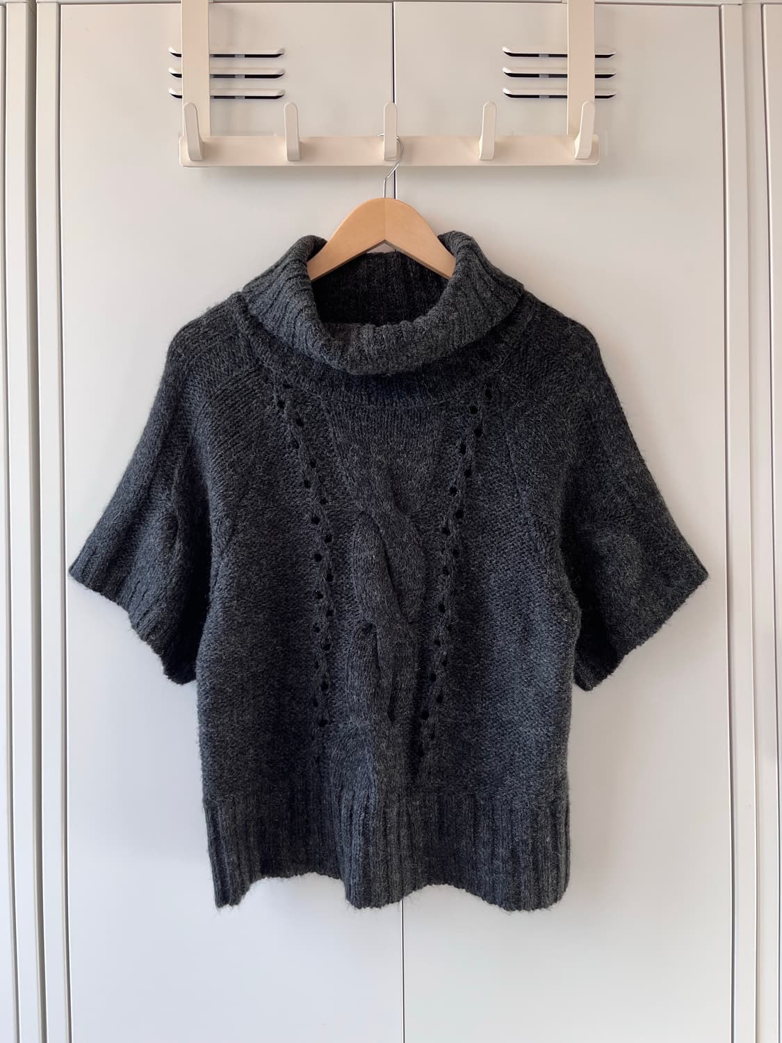 Sempre 차콜 꽈배기 목폴라 울니트 상품이미지4