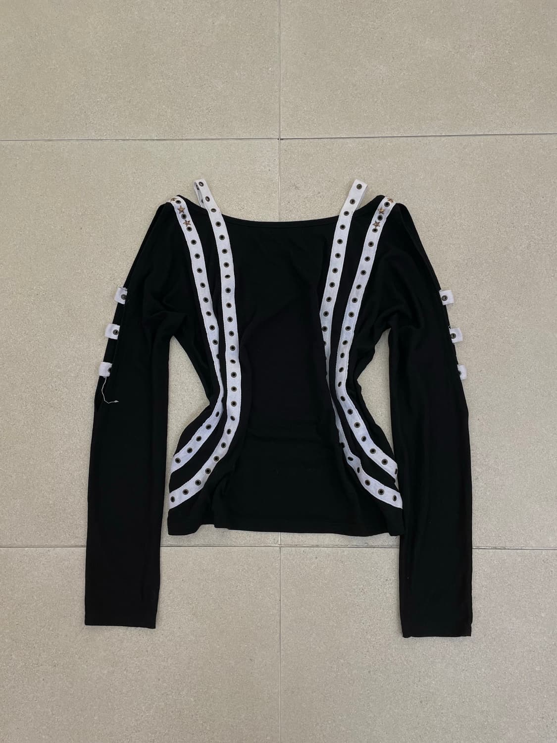 D.I.A 오프숄더 레터링 롱슬리브 상품이미지6