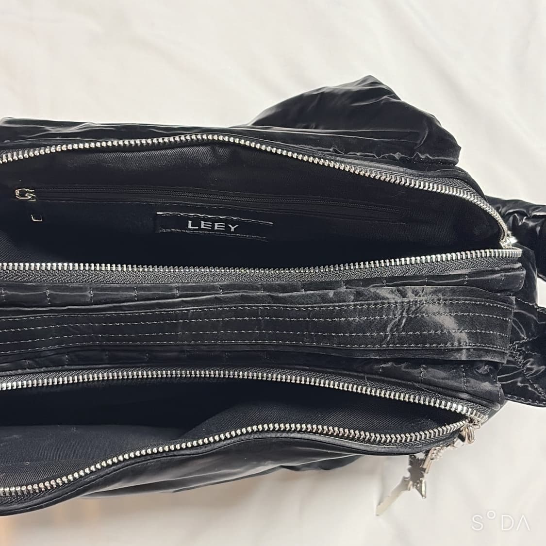 LEEY 셔링 숄더 패딩백 블랙 상품이미지6