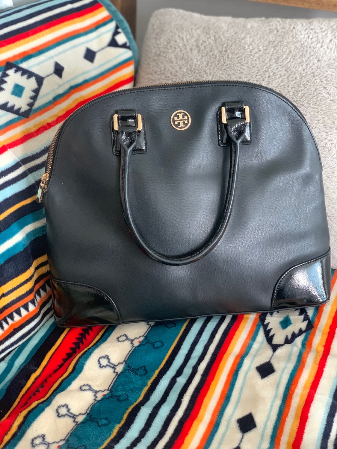 토리버치 블랙 사첼백 상품이미지1