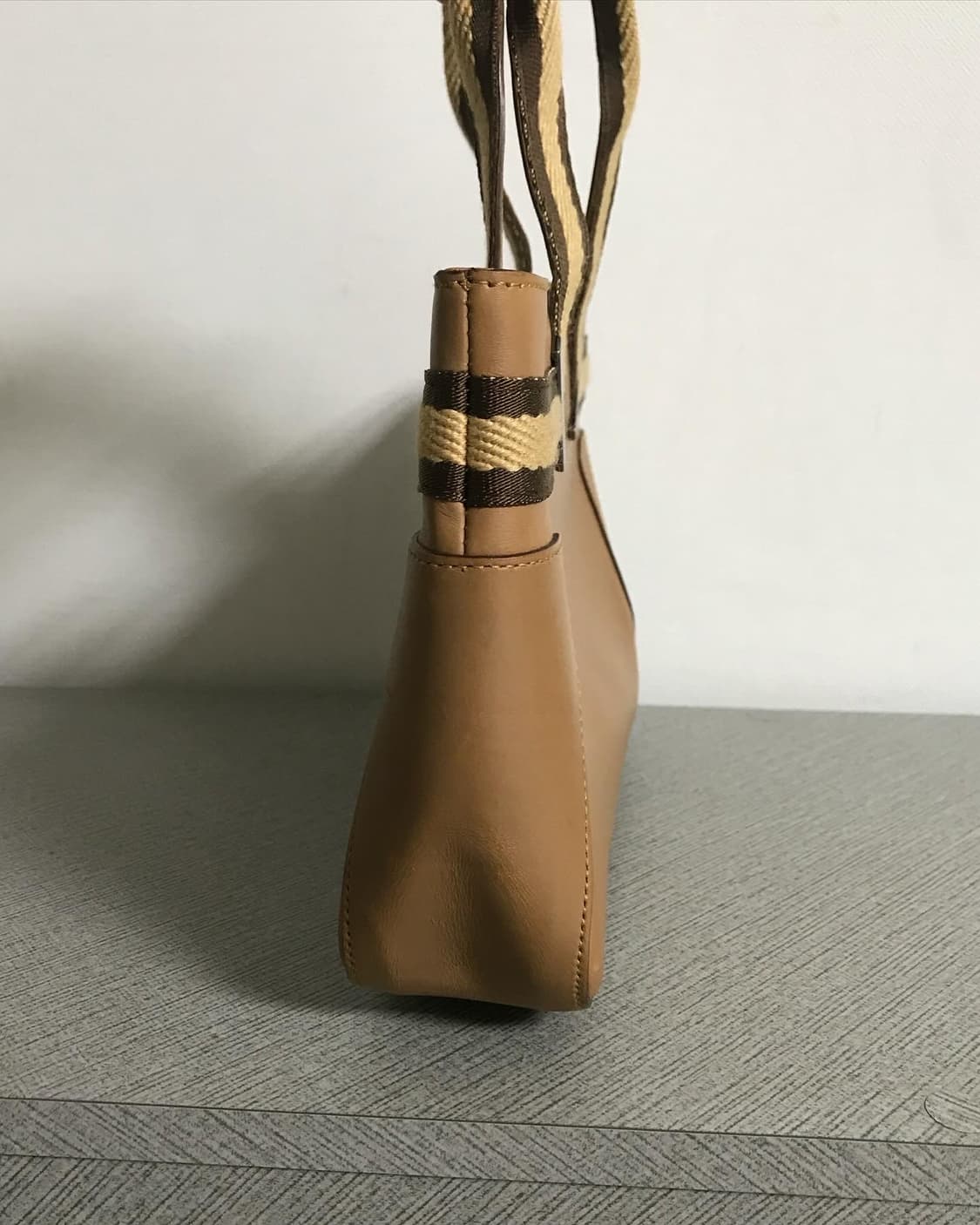 구찌 로고 레더 토트백 상품이미지5