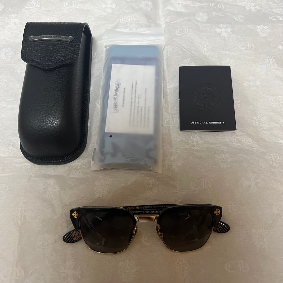 크롬하츠 보넨노이슈어1 블랙골드 선글라스 새제품 판매합니다 상품이미지1