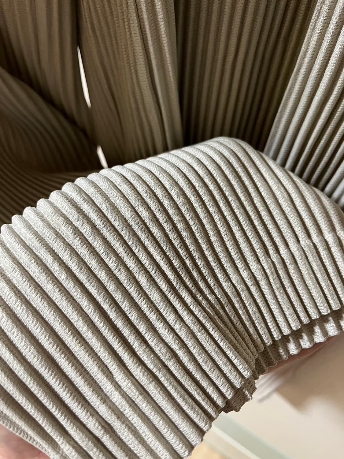 TNGT 요요기 와이드 플리츠 팬츠 베이지 상품이미지3