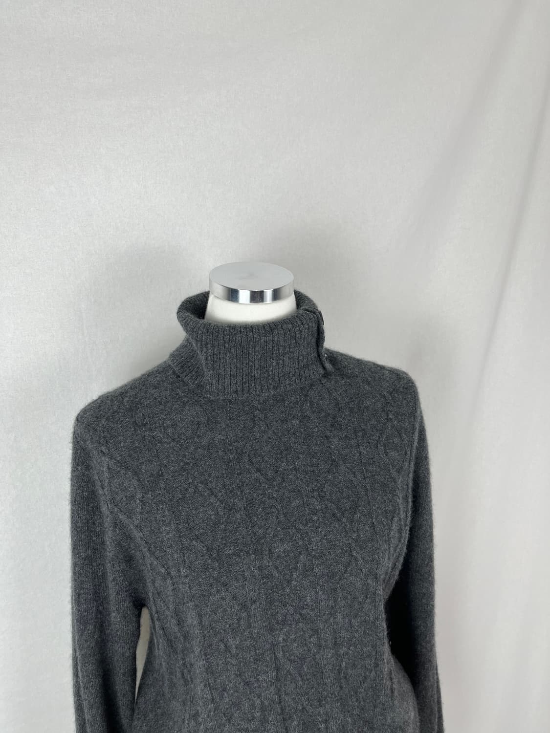 100% Cashmere 자개단추 니트  상품이미지4