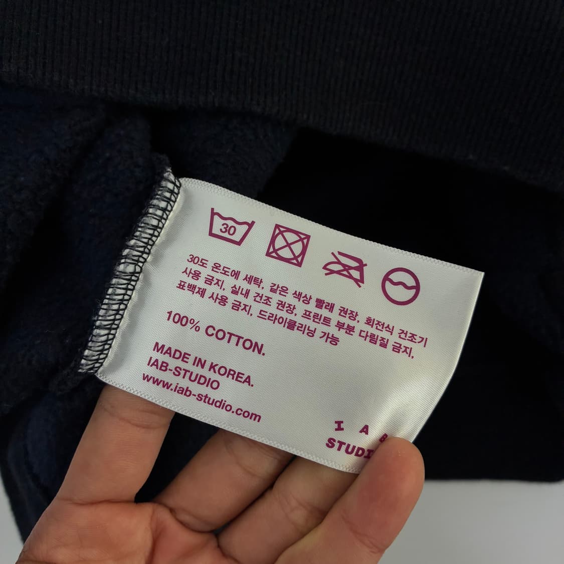 IAB studio  아이앱스튜디오 스펠 로고 코튼 블랙 후드티 상품이미지7