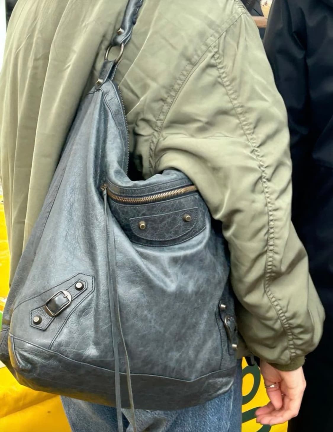 [A 정품] 발렌시아가 자이언트 시티 모터백 데이 블랙 상품이미지10