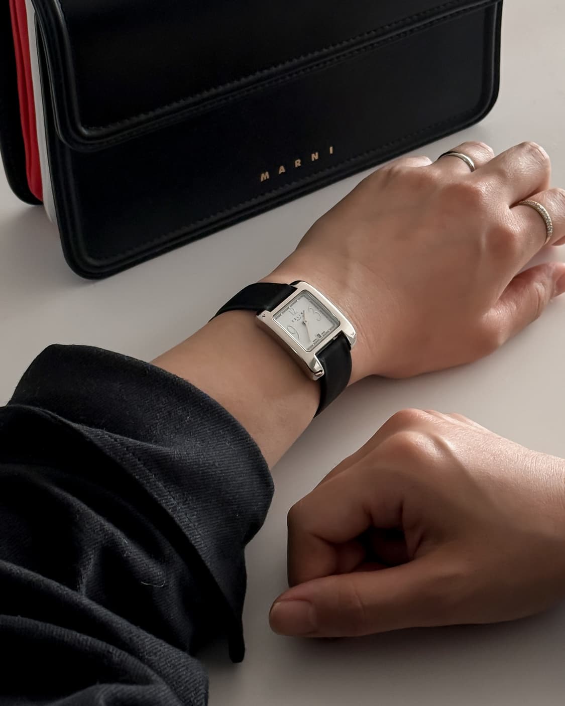 셀린느 클래식 스퀘어 시계 상품이미지5