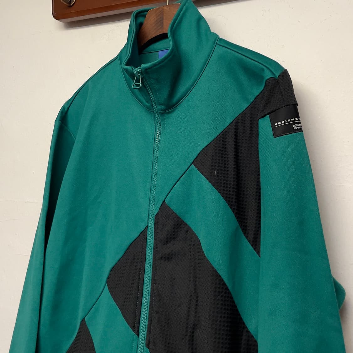 아디다스 이큅먼트 그린 져지 자켓   상품이미지2